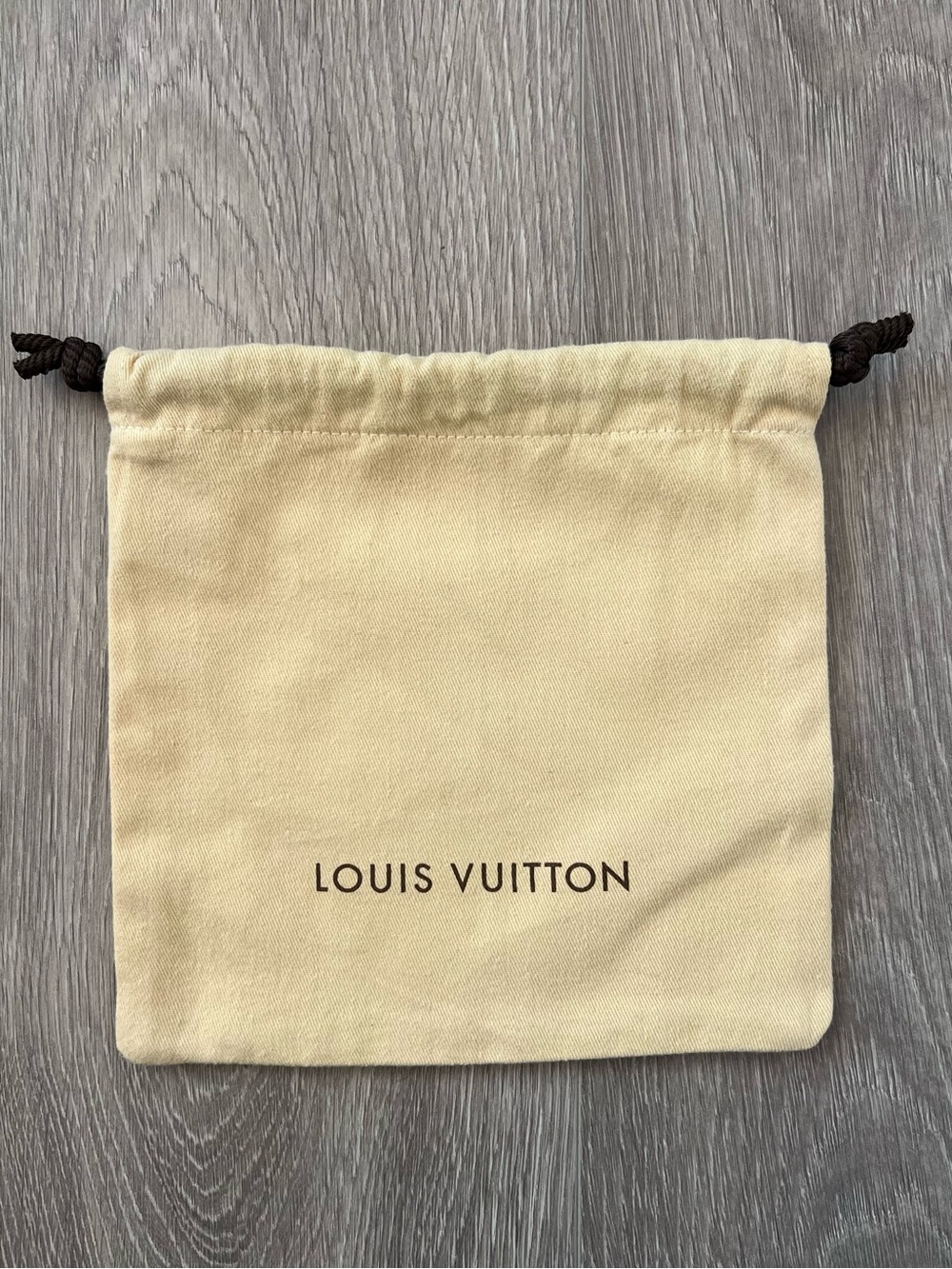 Louis Vuitton dust bag (C139)